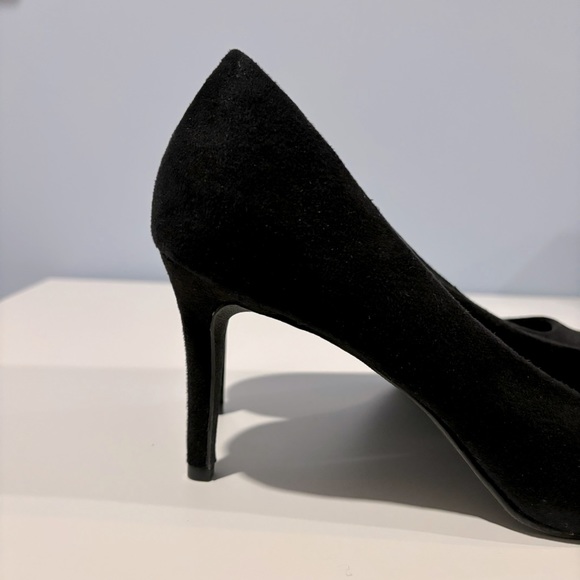 Black Suede Closed Pointed Toe High Heels - Picture 4 of 4